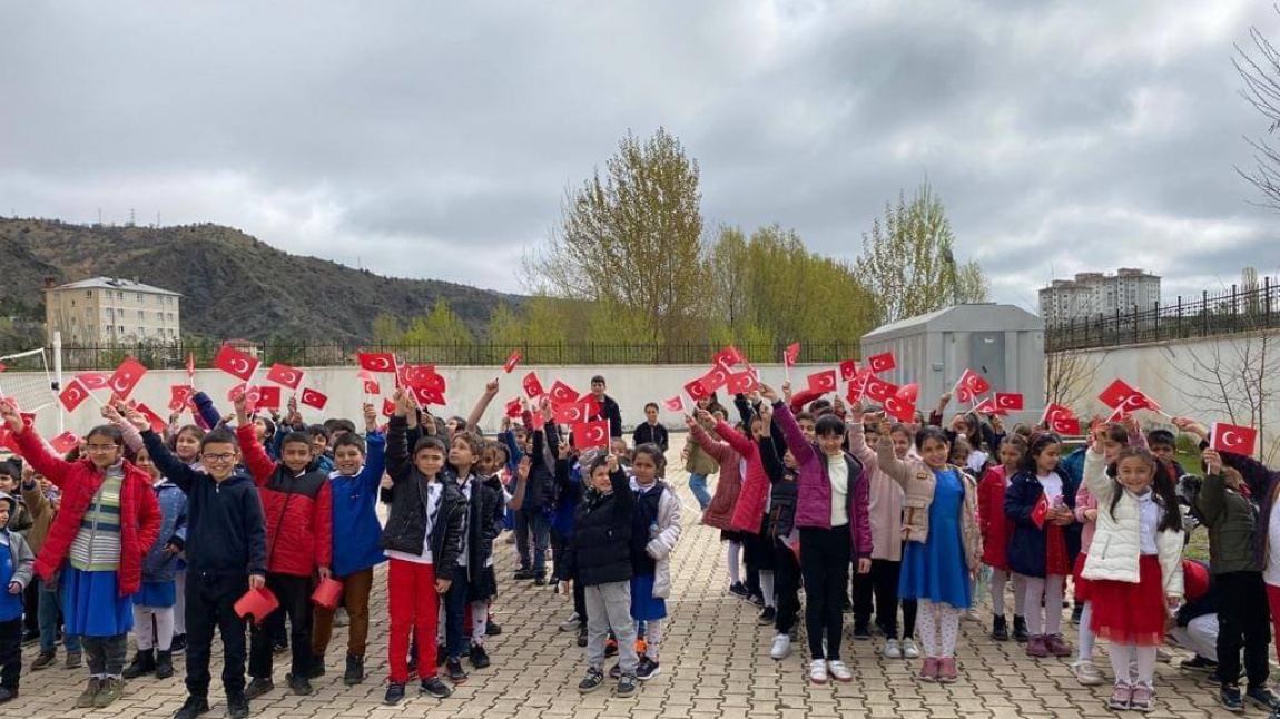 23 Nisan Ulusal Egemenlik ve Çocuk Bayramı Okulumuzda Coşkuyla Kutlandı